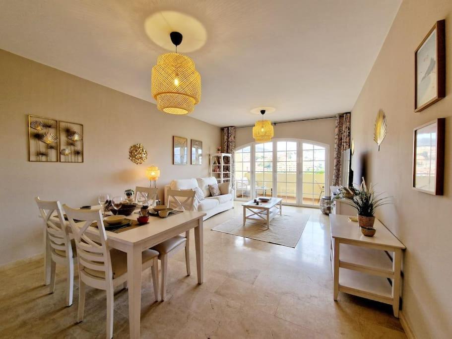 Apartamento Royal Golf View: 2Br, Pools & Ac Sitio de Calahonda Exterior foto