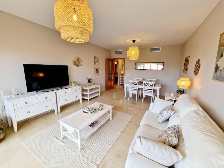 Apartamento Royal Golf View: 2Br, Pools & Ac Sitio de Calahonda Exterior foto